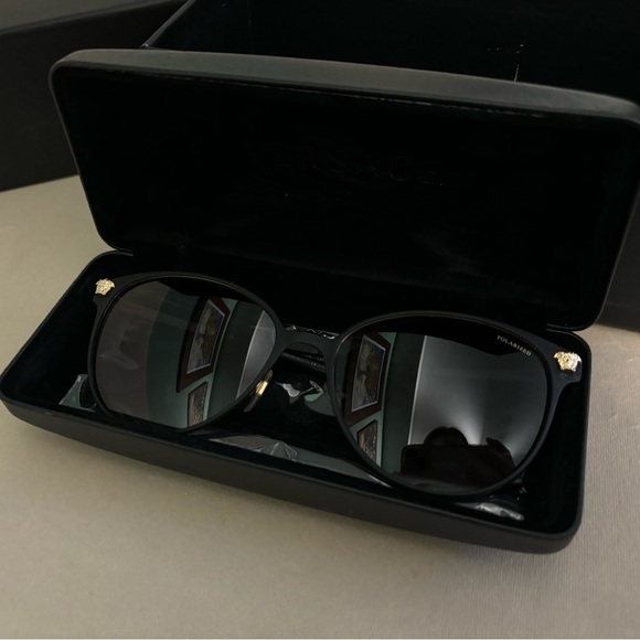 Black & Gold Versace Sunglasses - Picture 4 of 14